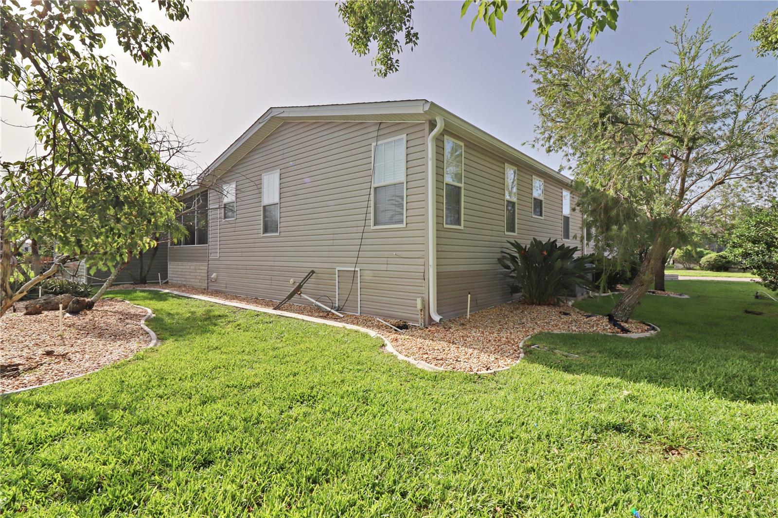 Image 38 of 93 For 2100 Kings Highway 742