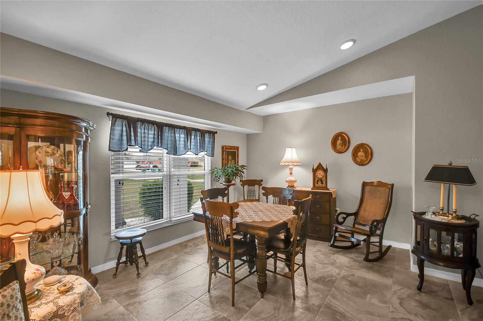 Image 9 of 50 For 2293 Rio De Janeiro Avenue