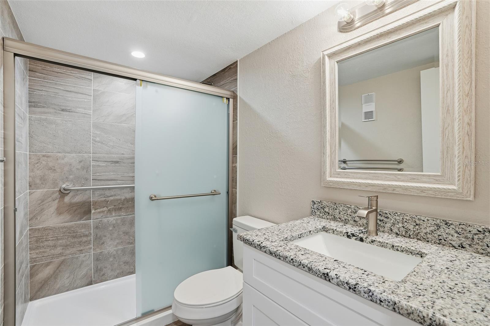 Image 13 of 29 For 22375 Edgewater Drive 124