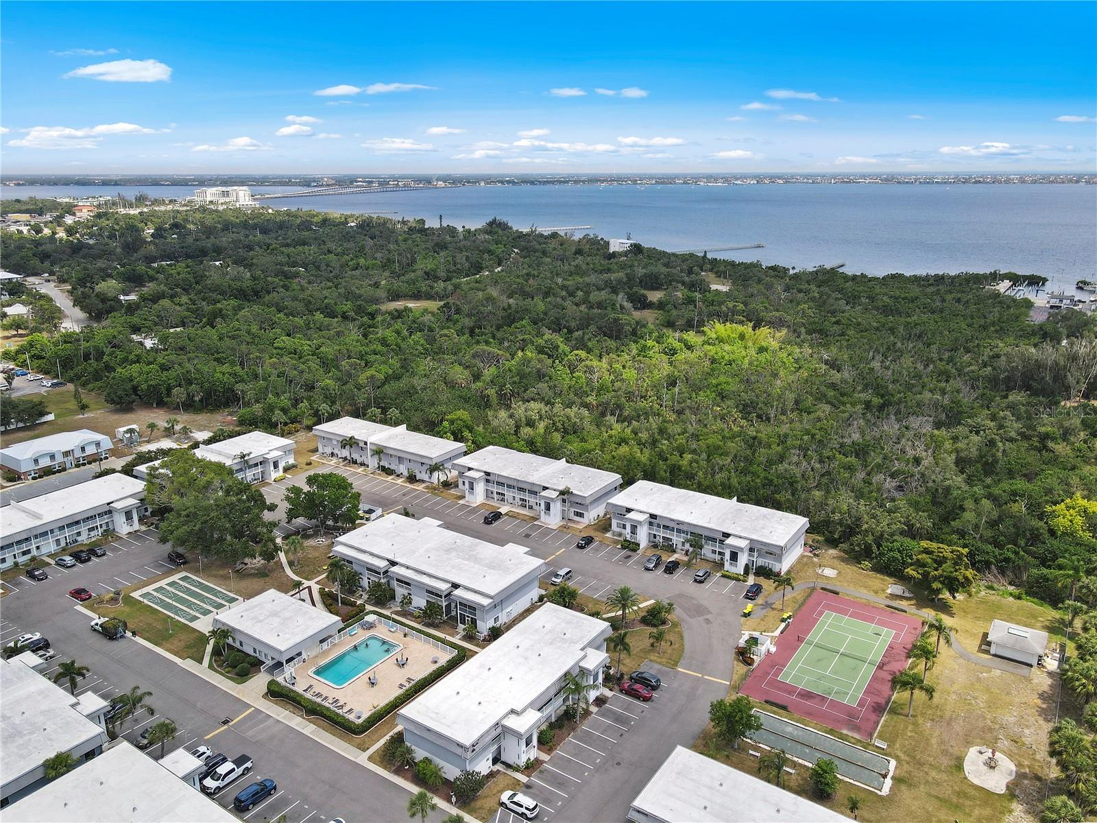 Image 28 of 29 For 22375 Edgewater Drive 124