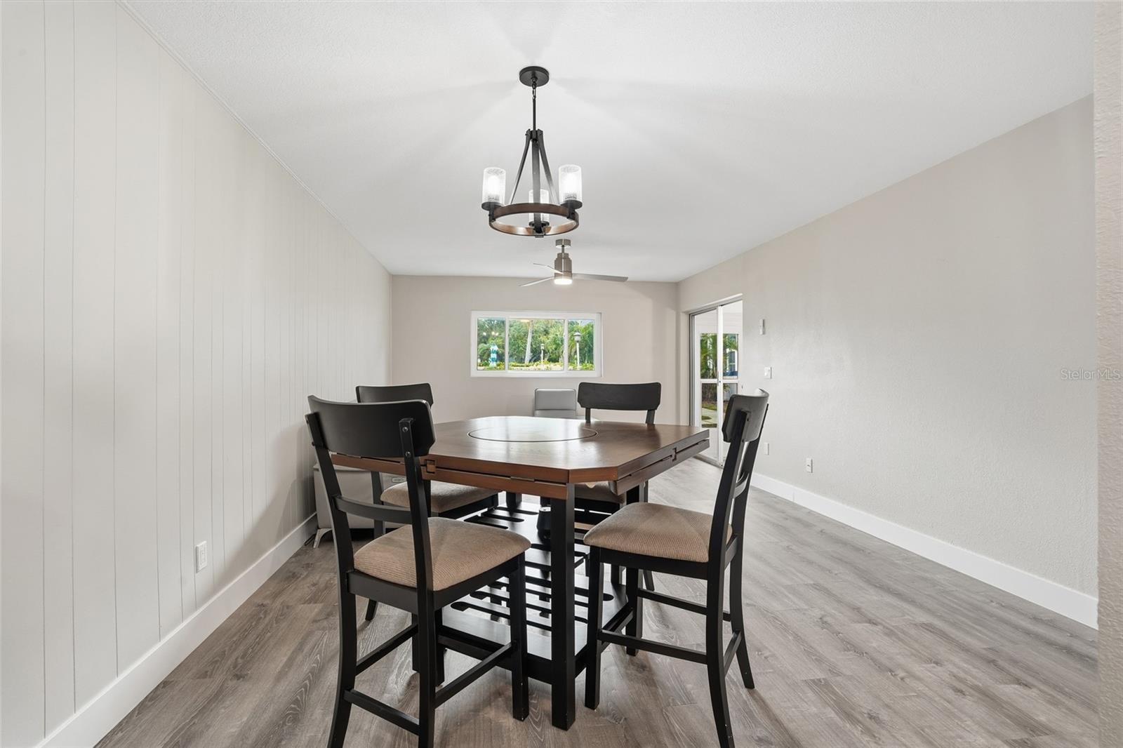 Image 7 of 29 For 22375 Edgewater Drive 124