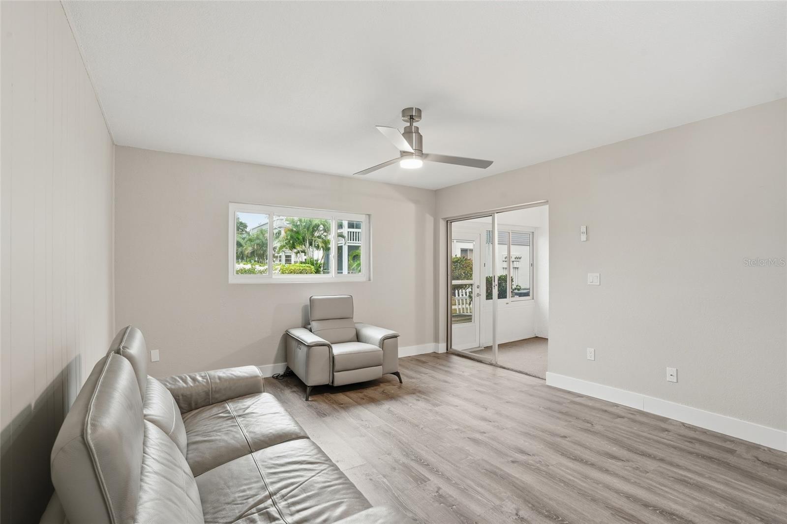 Image 9 of 29 For 22375 Edgewater Drive 124