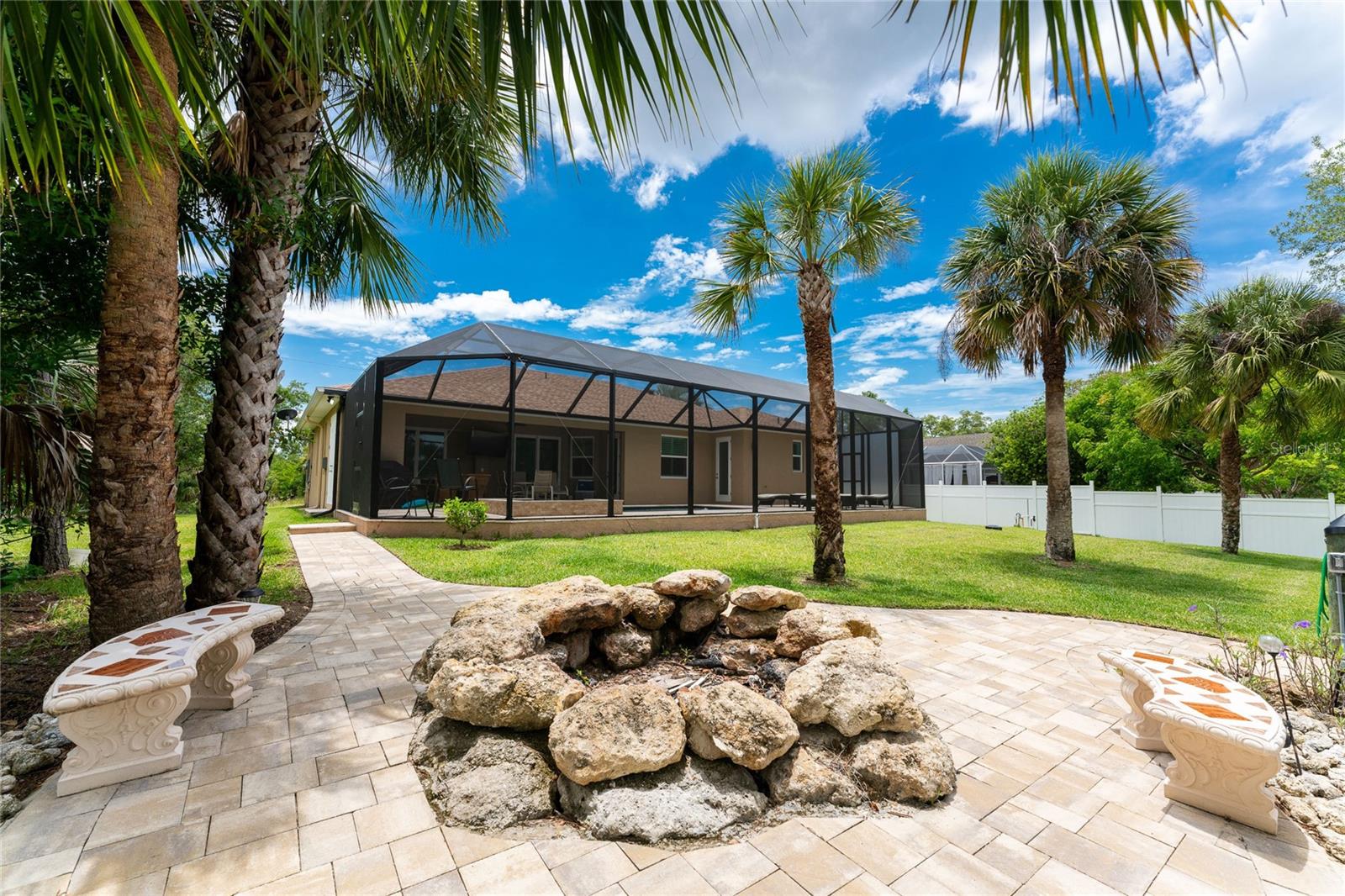 Image 10 of 73 For 14056 Hydrangea Avenue