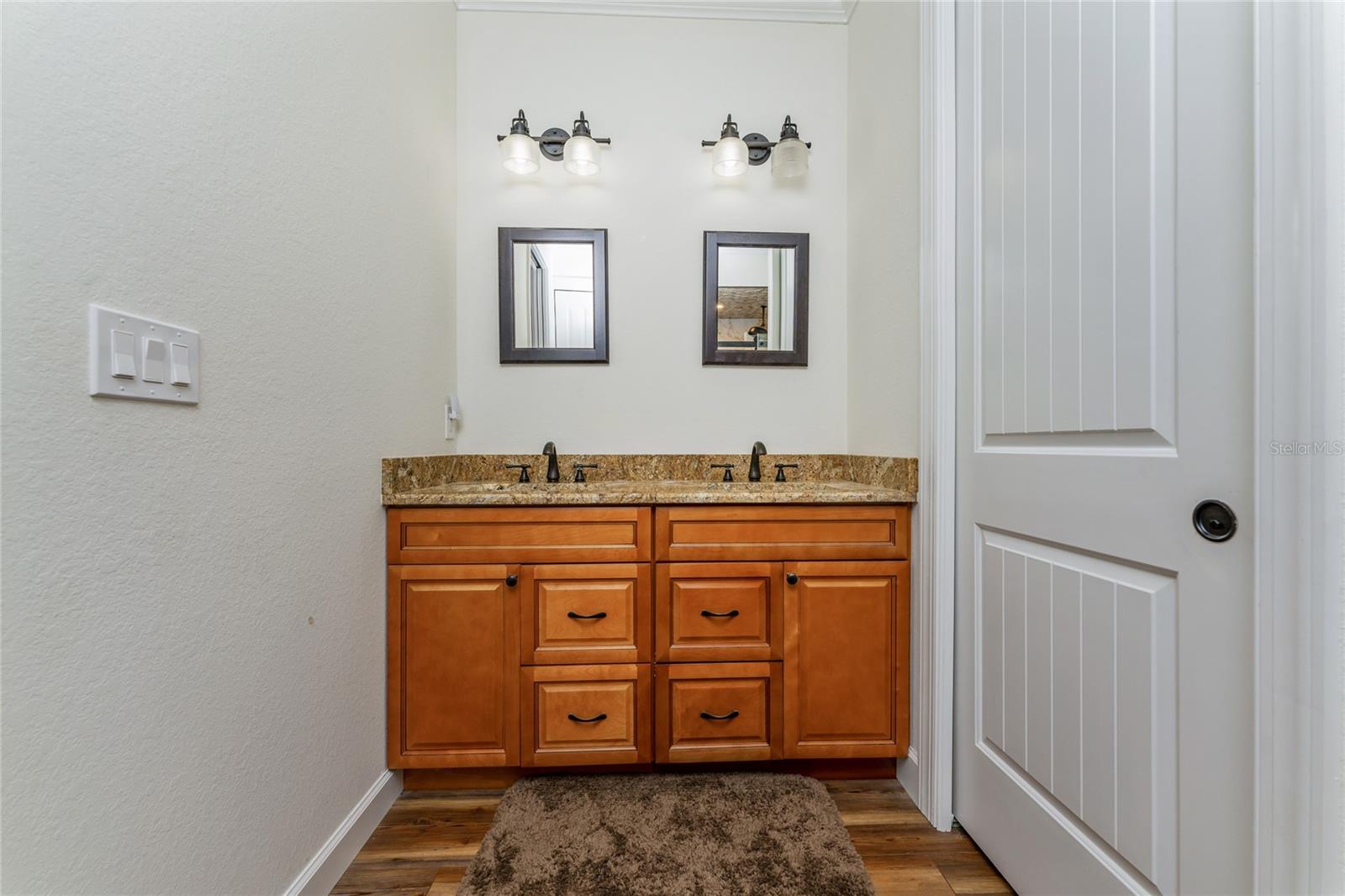 Image 59 of 73 For 14056 Hydrangea Avenue