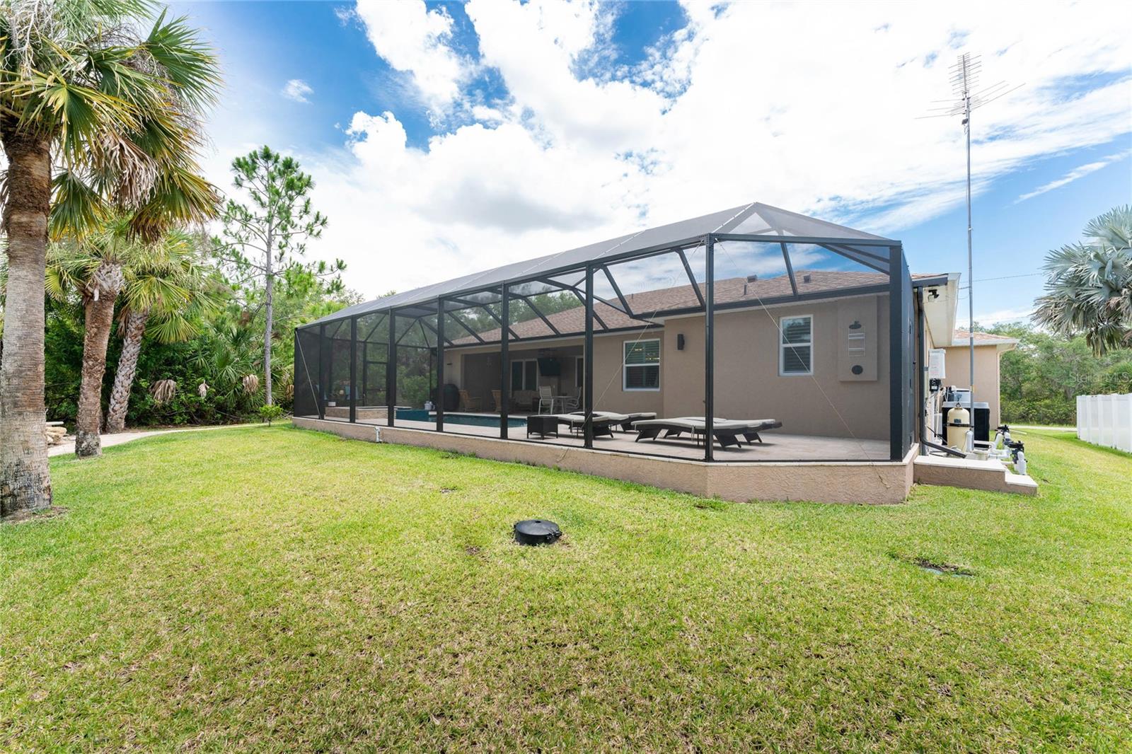 Image 61 of 73 For 14056 Hydrangea Avenue