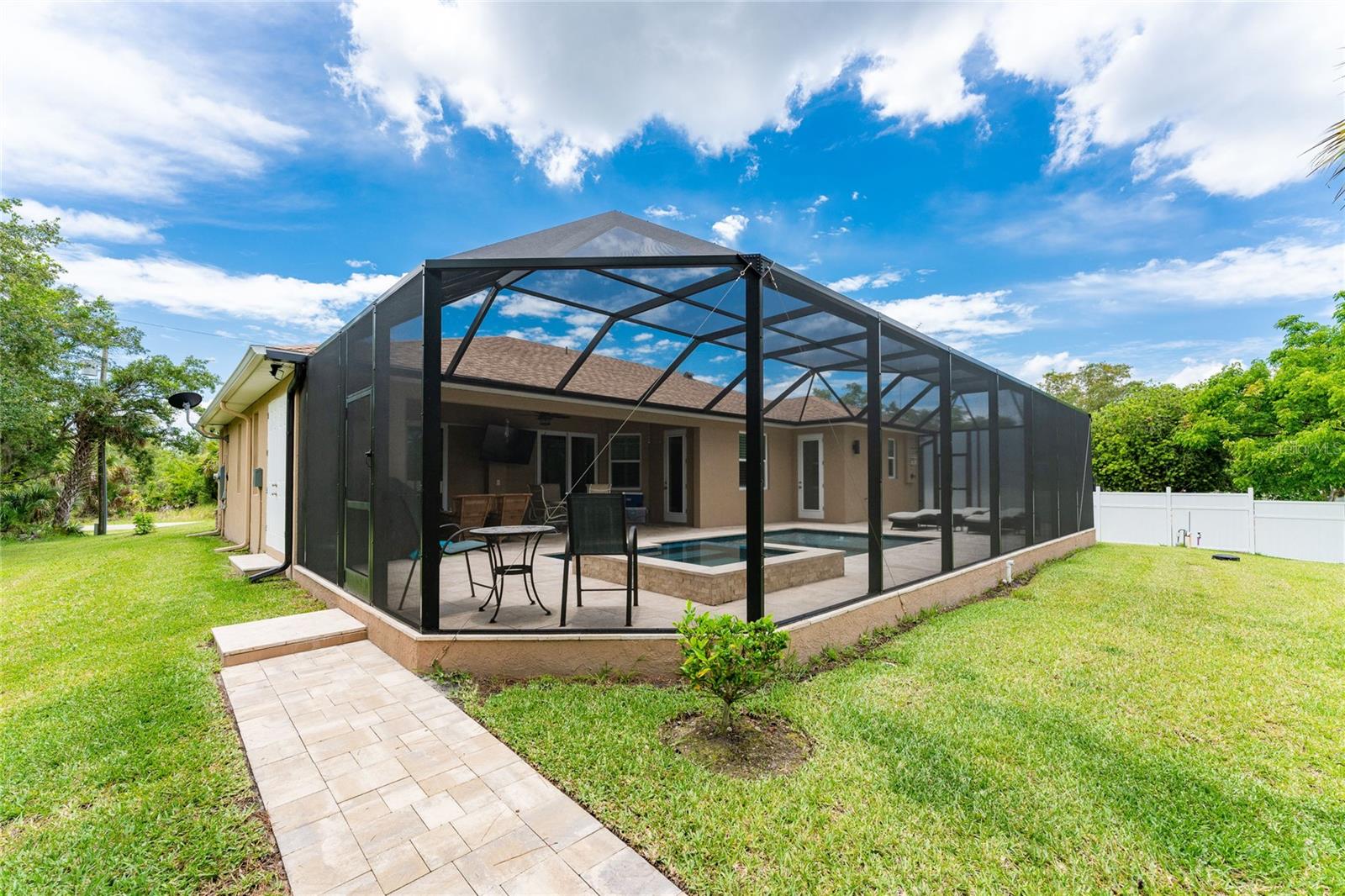 Image 62 of 73 For 14056 Hydrangea Avenue