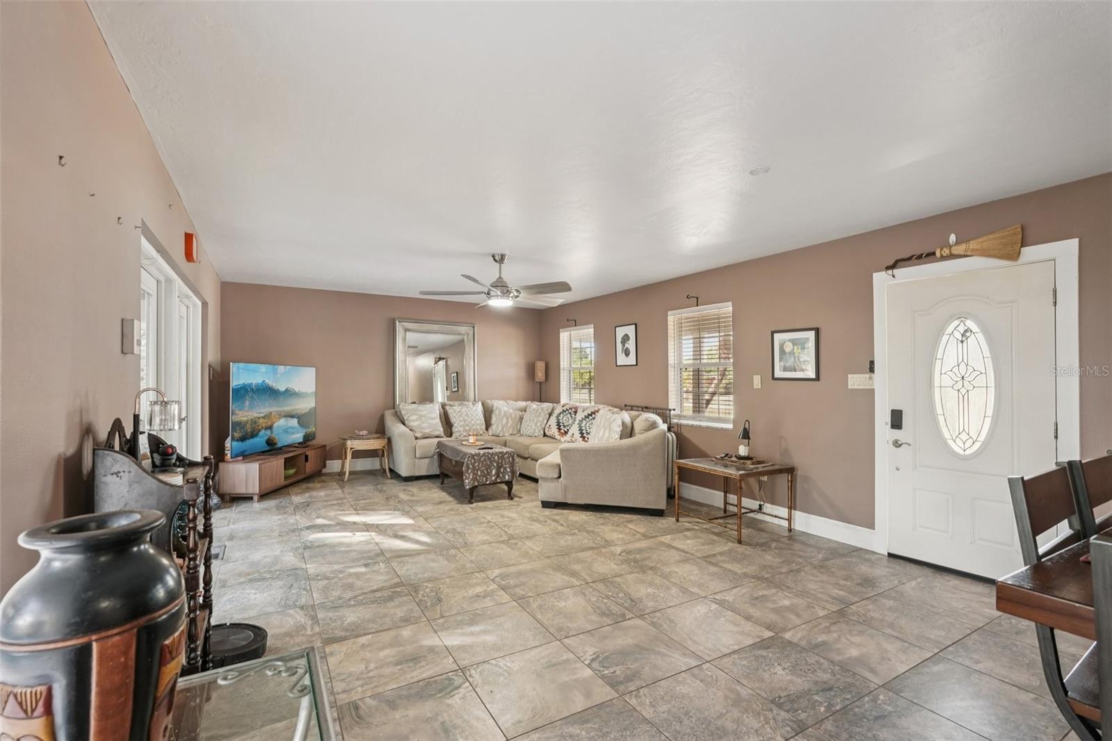 Image 4 of 28 For 2356 Conway Boulevard