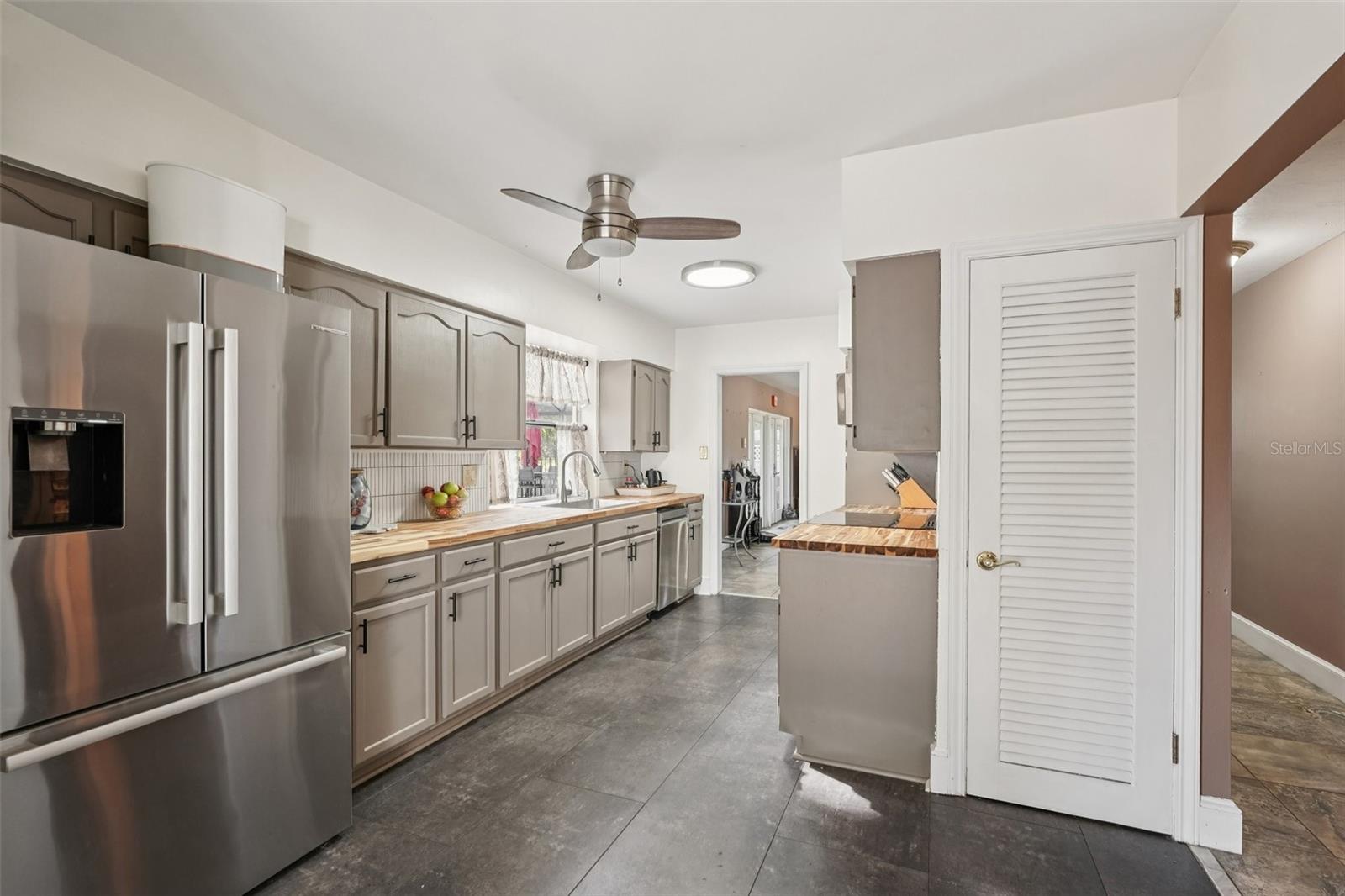 Image 7 of 28 For 2356 Conway Boulevard