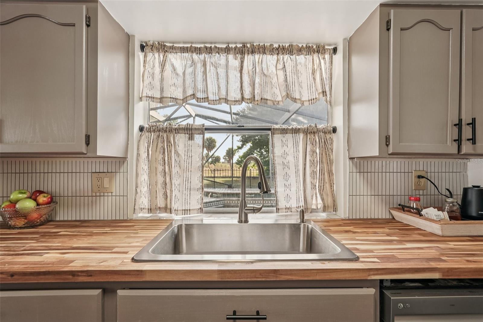 Image 8 of 28 For 2356 Conway Boulevard