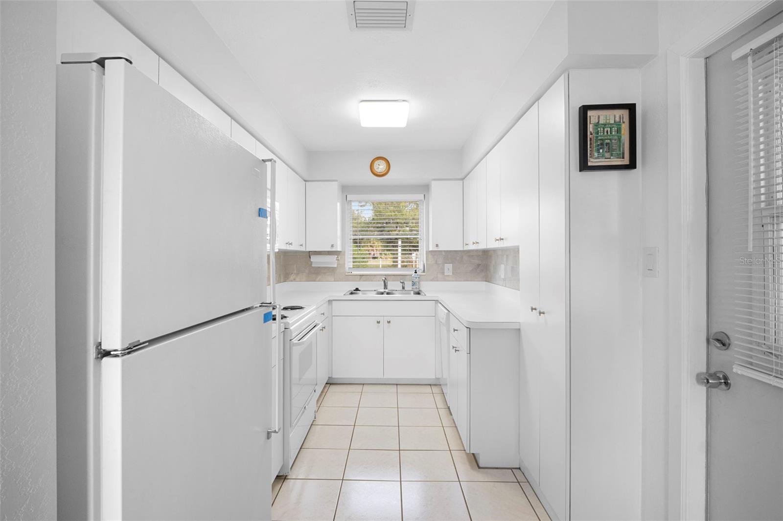 Image 11 of 35 For 29098 Riverview Lane