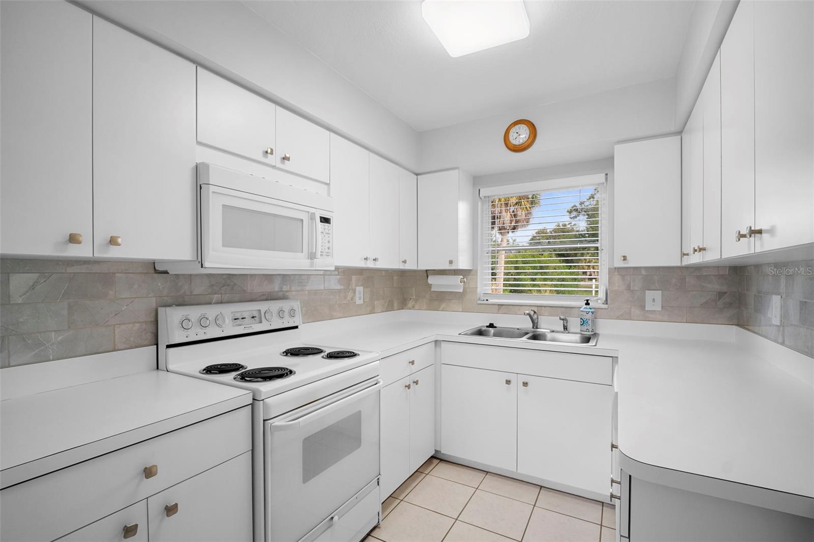 Image 12 of 35 For 29098 Riverview Lane