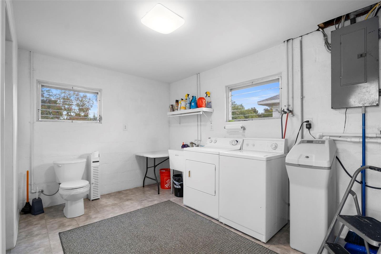 Image 20 of 35 For 29098 Riverview Lane