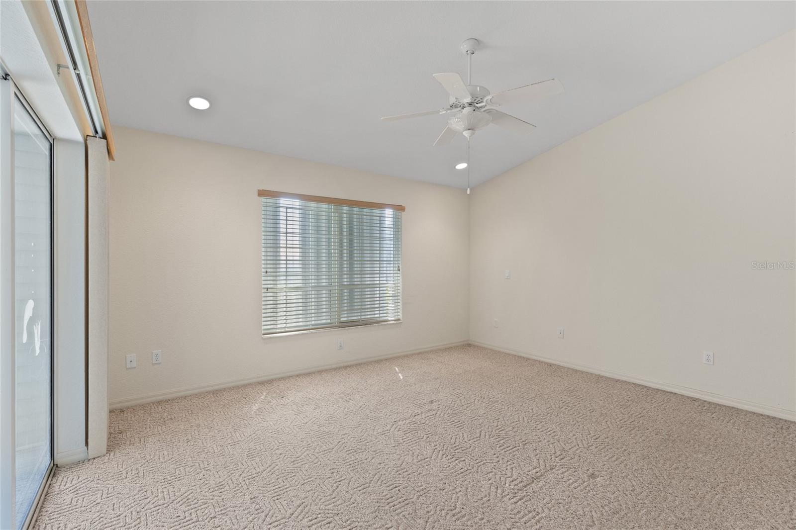 Image 23 of 41 For 2012 River Basin Terrace