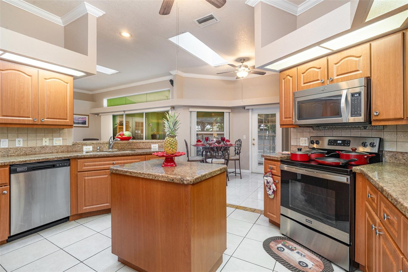 Image 18 of 33 For 419 Allworthy Street