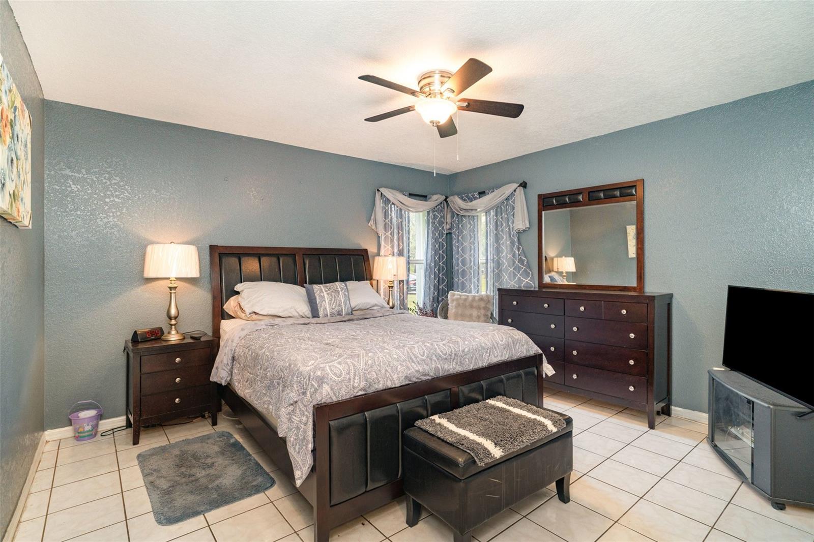 Image 20 of 33 For 419 Allworthy Street