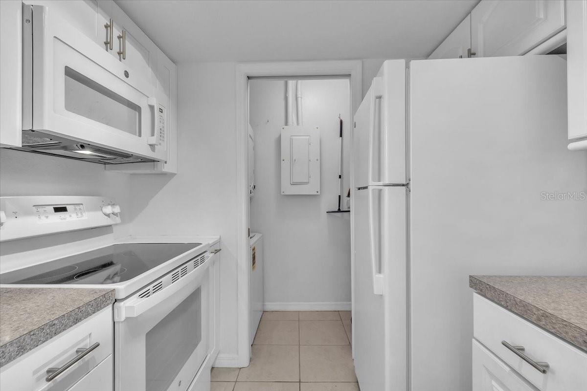 Image 25 of 37 For 2486 Caring Way 14c