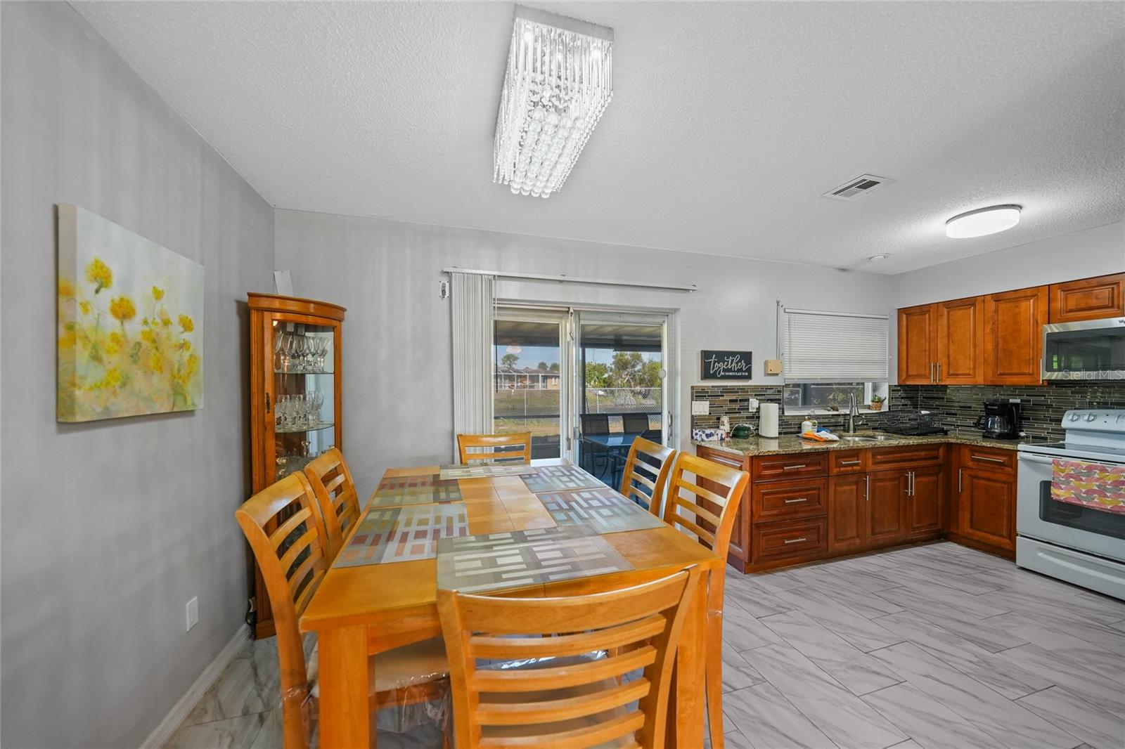 Image 10 of 48 For 2231 Hariet Street