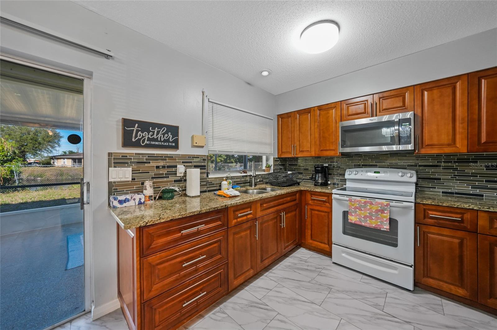 Image 11 of 48 For 2231 Hariet Street