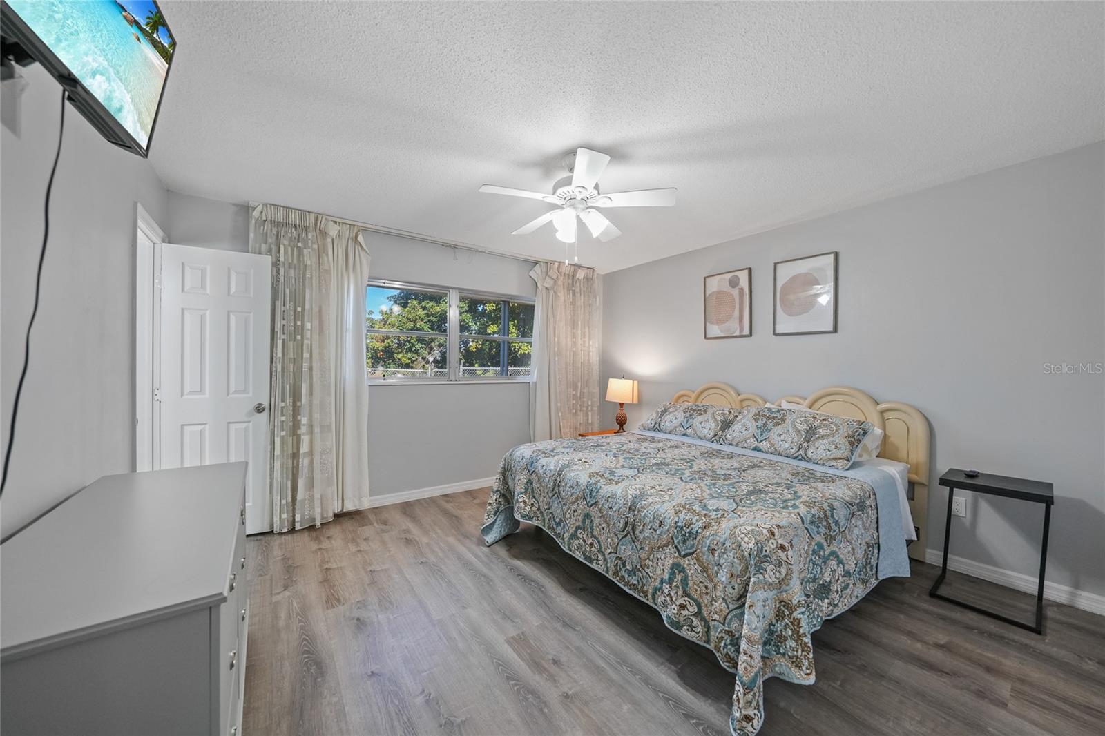 Image 15 of 48 For 2231 Hariet Street