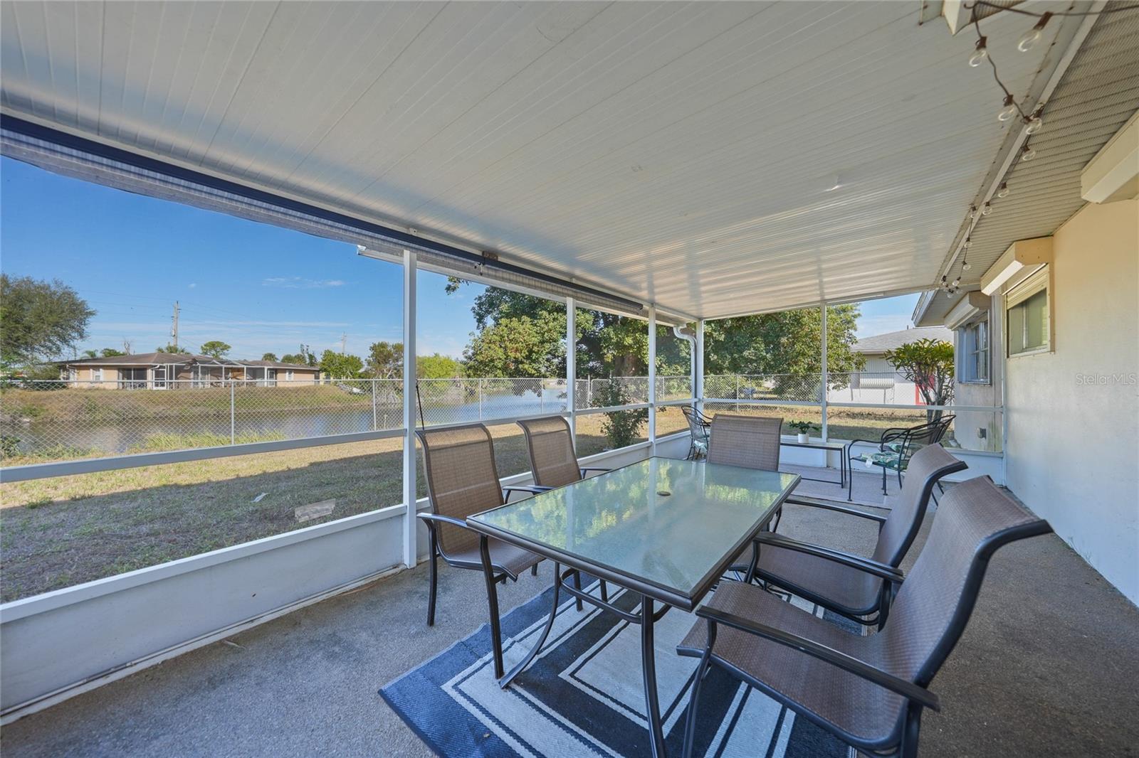 Image 4 of 48 For 2231 Hariet Street