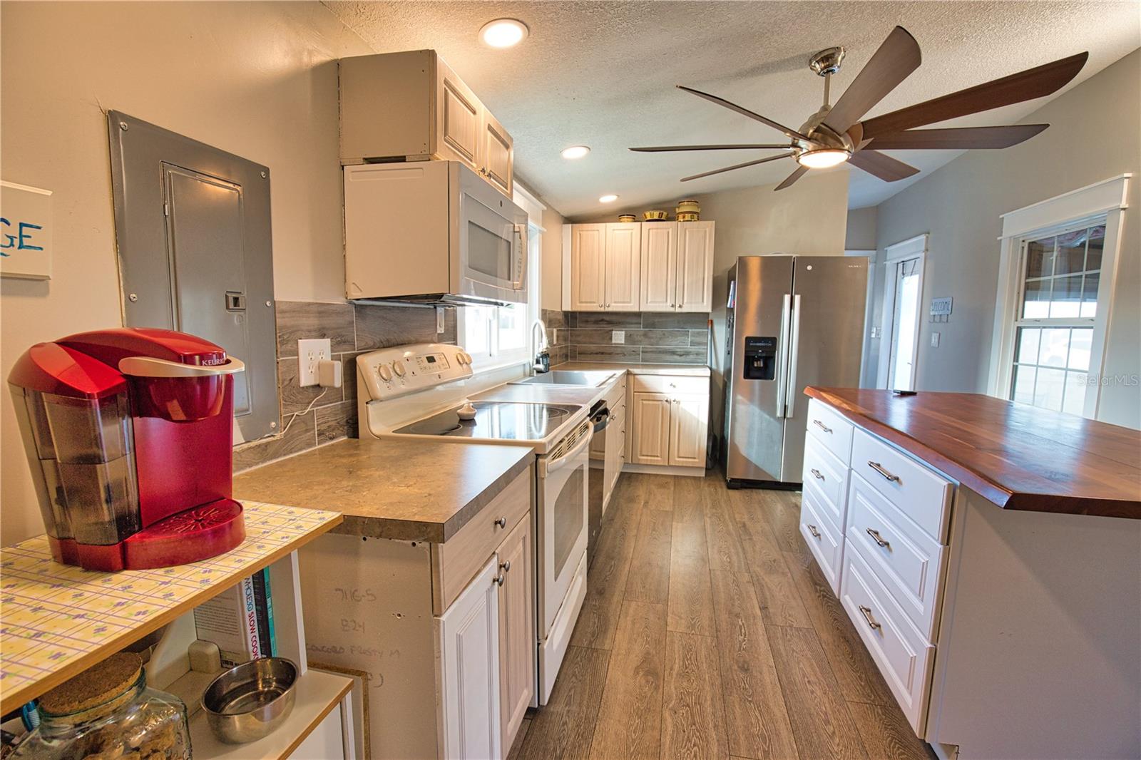 Image 10 of 47 For 2302 Red Baron Drive