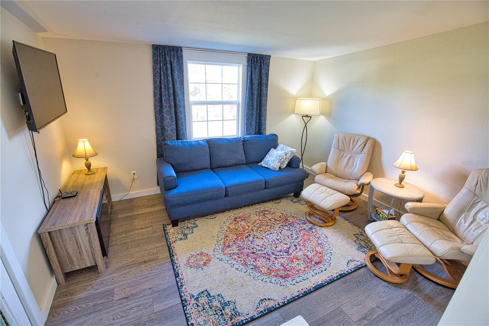 Image 14 of 47 For 2302 Red Baron Drive