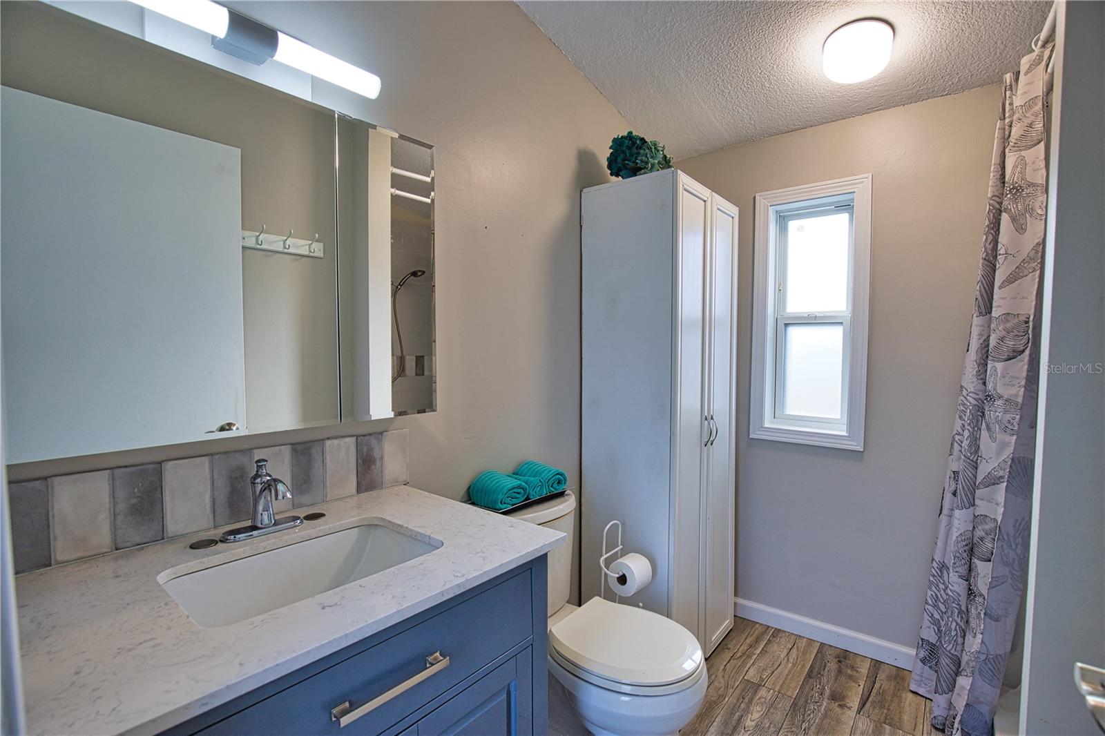 Image 18 of 47 For 2302 Red Baron Drive