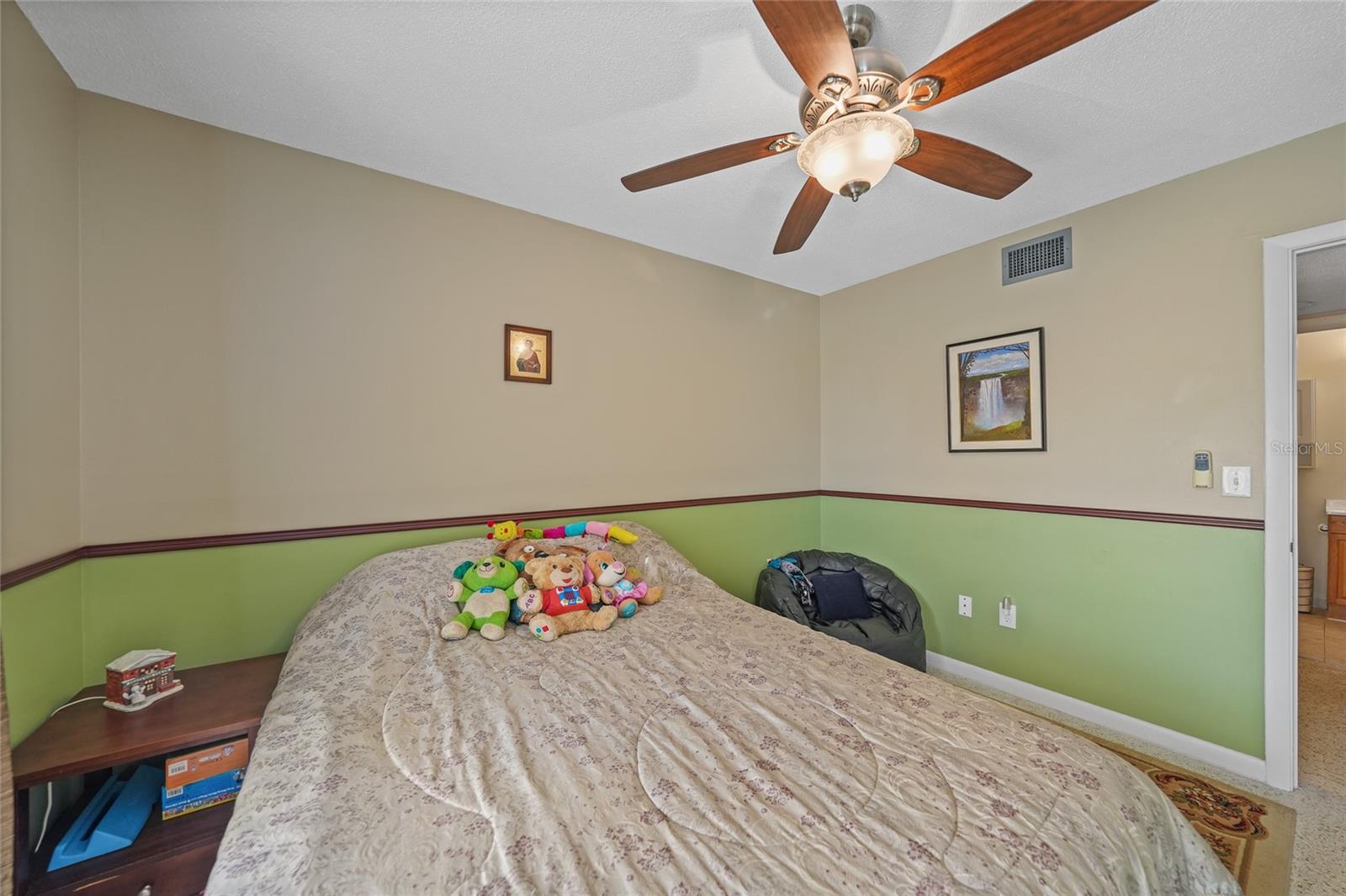 Image 21 of 28 For 2155 Lakeshore Circle