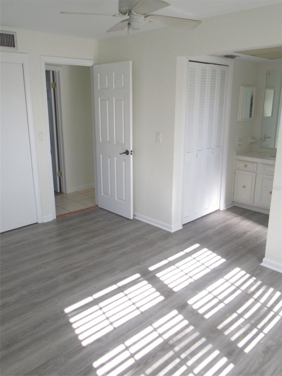 Image 12 of 19 For 64 Annapolis Lane