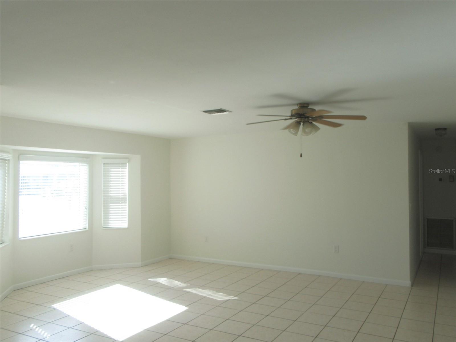 Image 4 of 19 For 64 Annapolis Lane