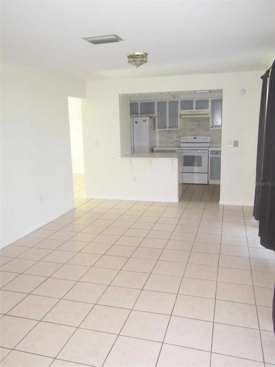 Image 6 of 19 For 64 Annapolis Lane