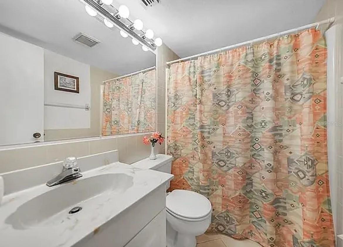 Image 18 of 24 For 25275 Rampart Boulevard 1602