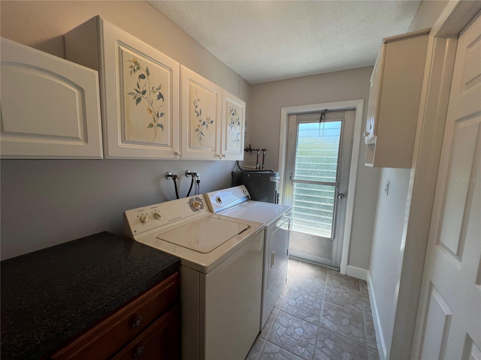 Image 19 of 27 For 18148 Wolbrette Circle