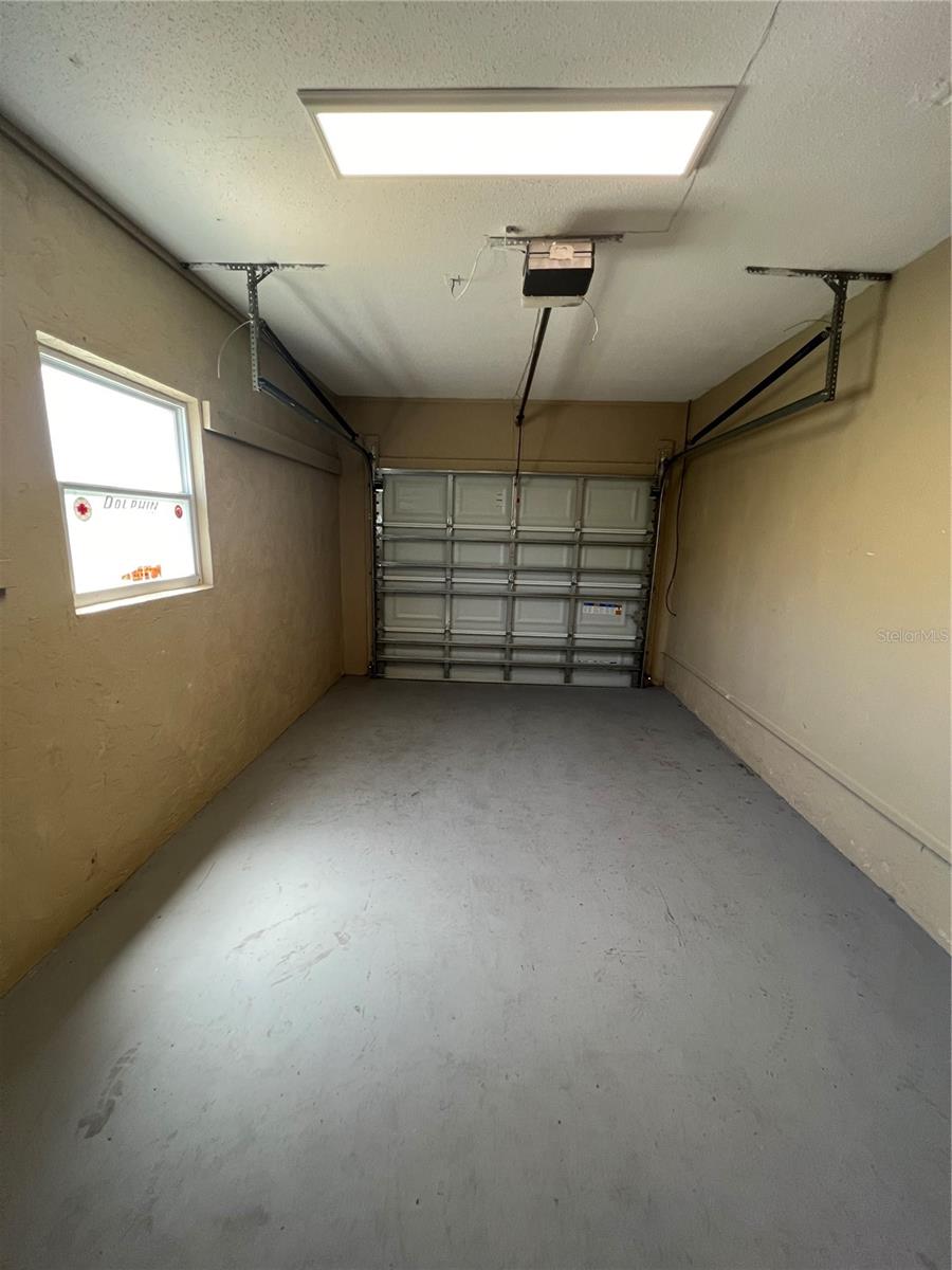 Image 20 of 27 For 18148 Wolbrette Circle