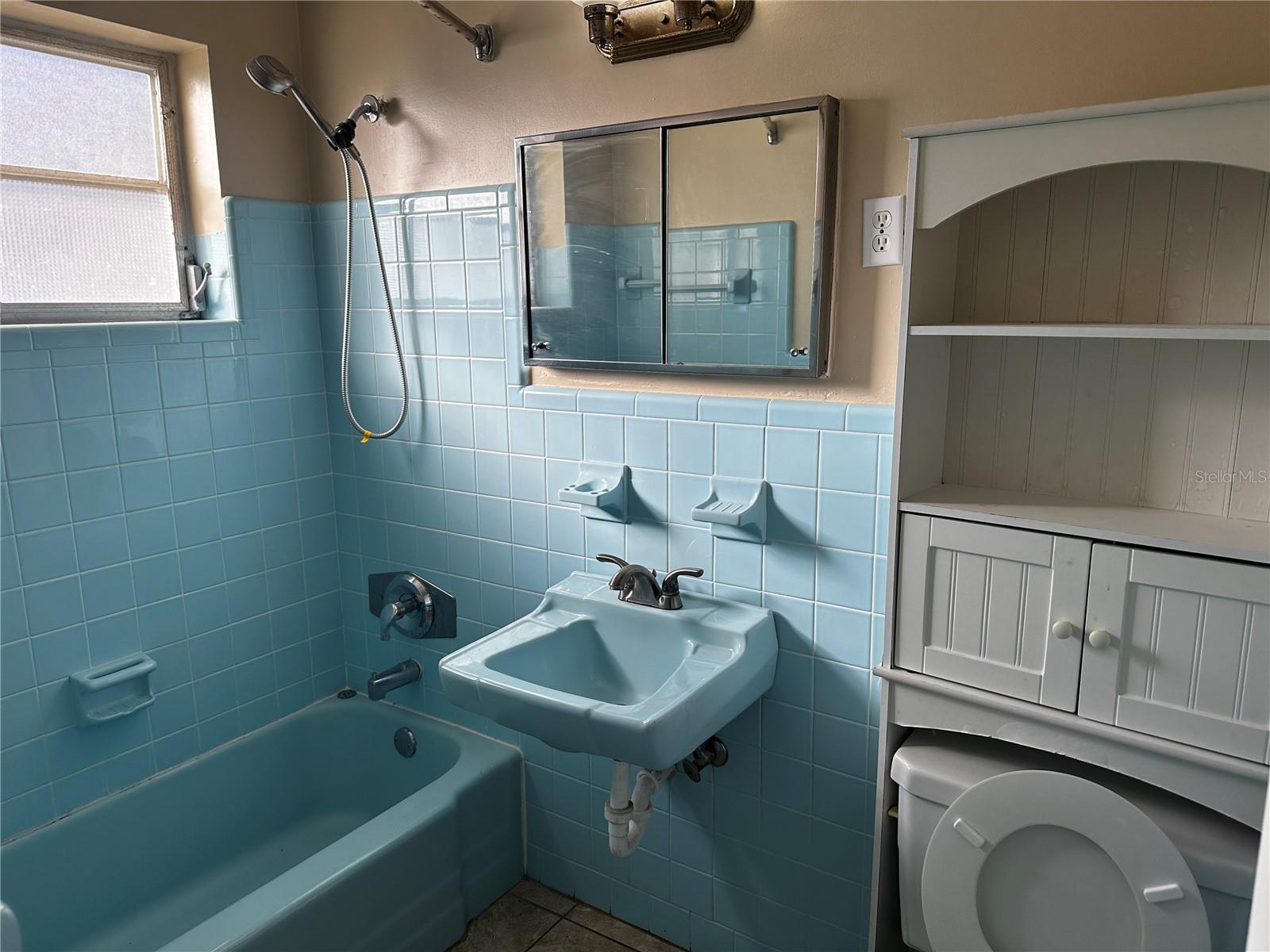 Image 17 of 21 For 21530 Meehan Avenue