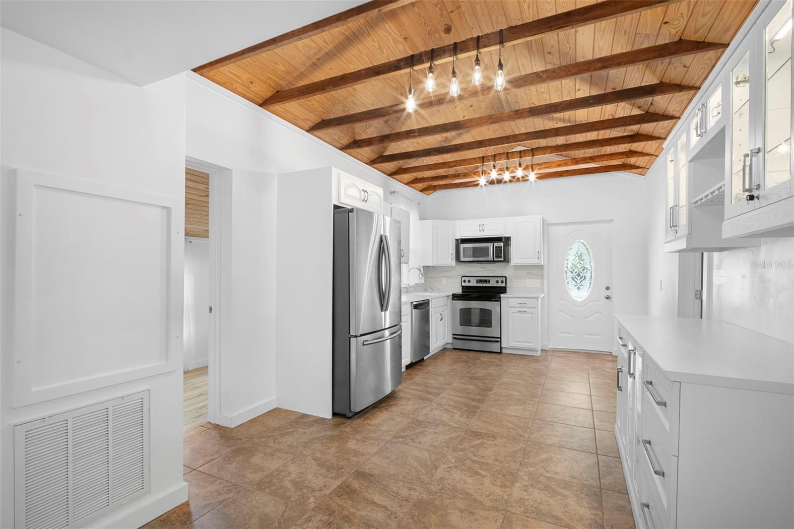 Image 11 of 30 For 2210 Dixie Avenue