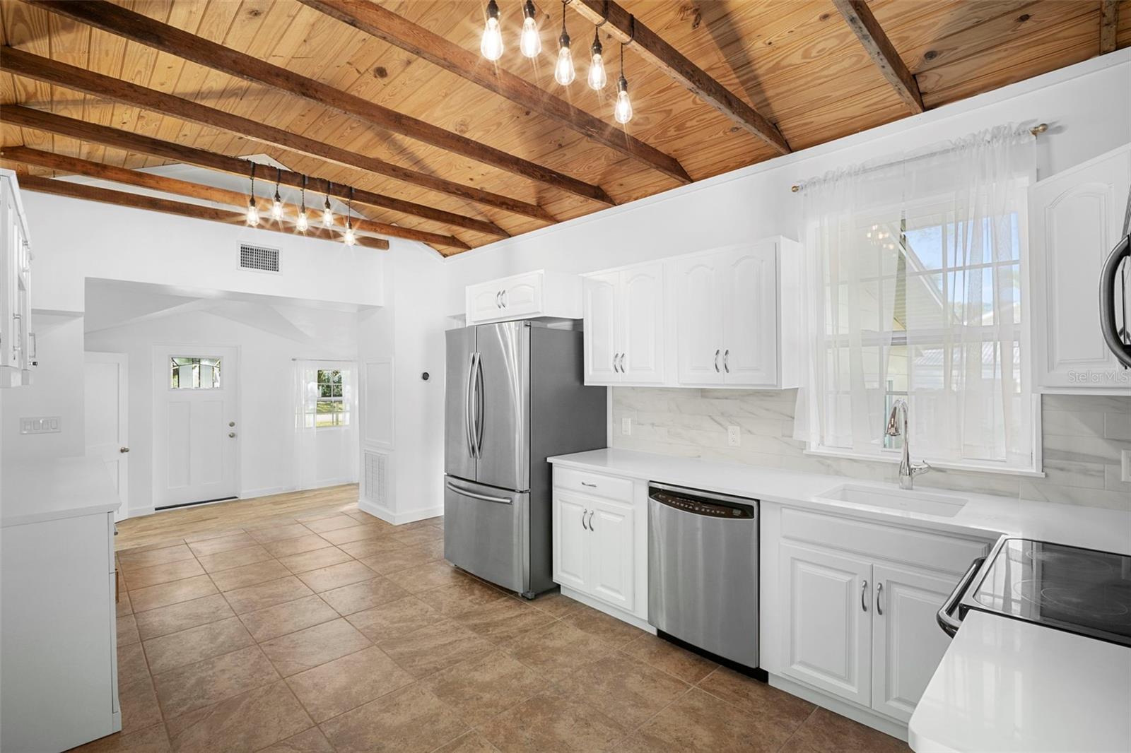 Image 8 of 30 For 2210 Dixie Avenue