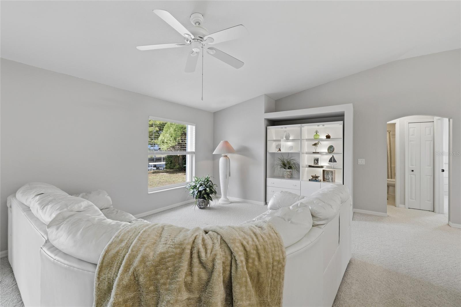 Image 14 of 49 For 4219 Eastlake Court