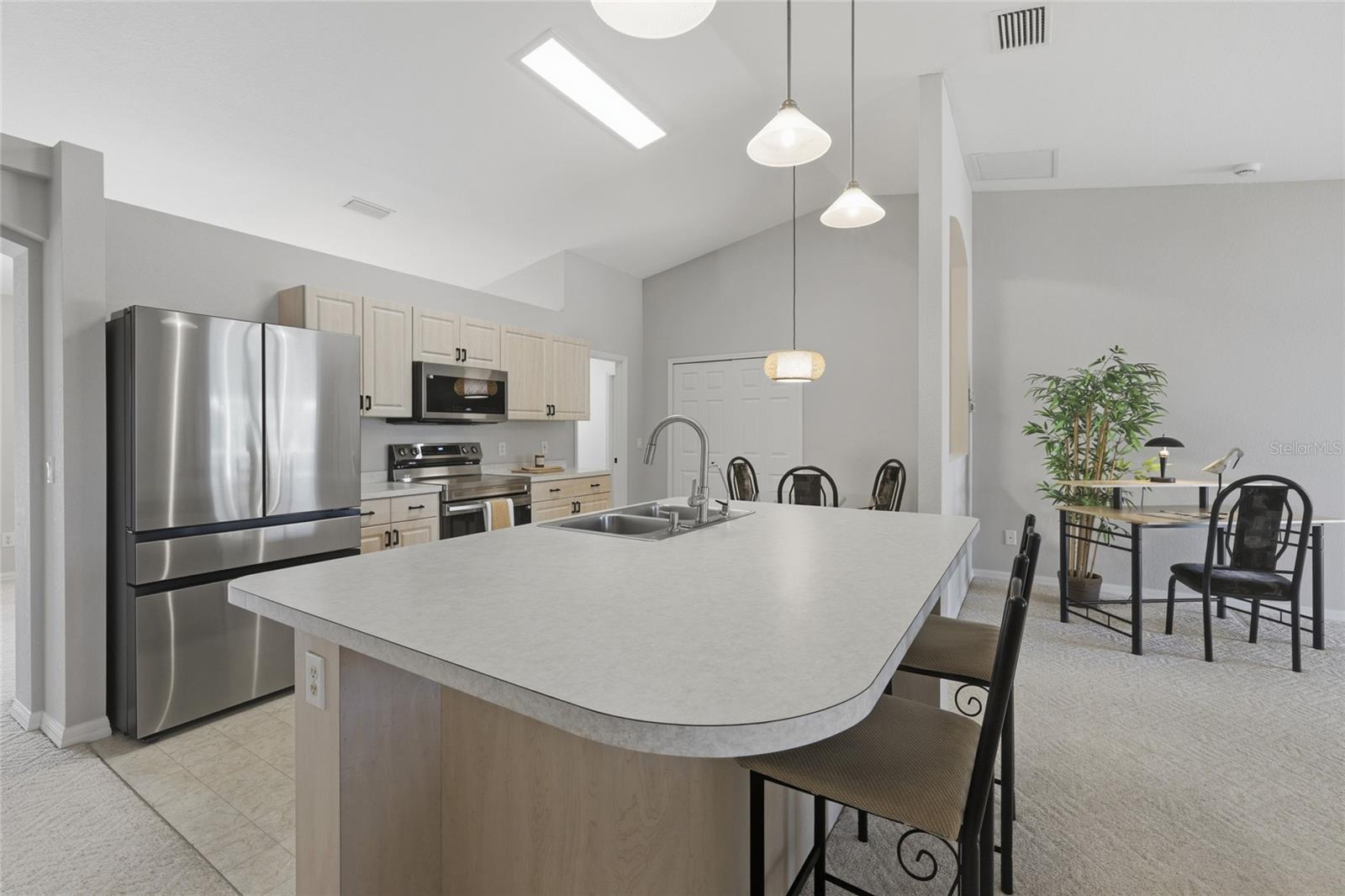 Image 16 of 49 For 4219 Eastlake Court