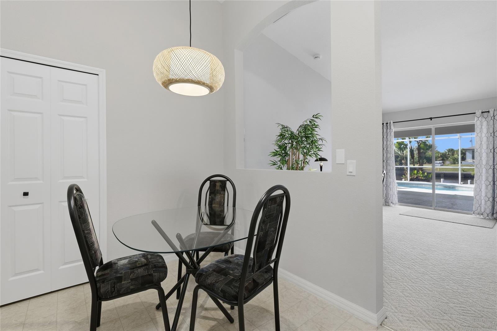 Image 19 of 49 For 4219 Eastlake Court