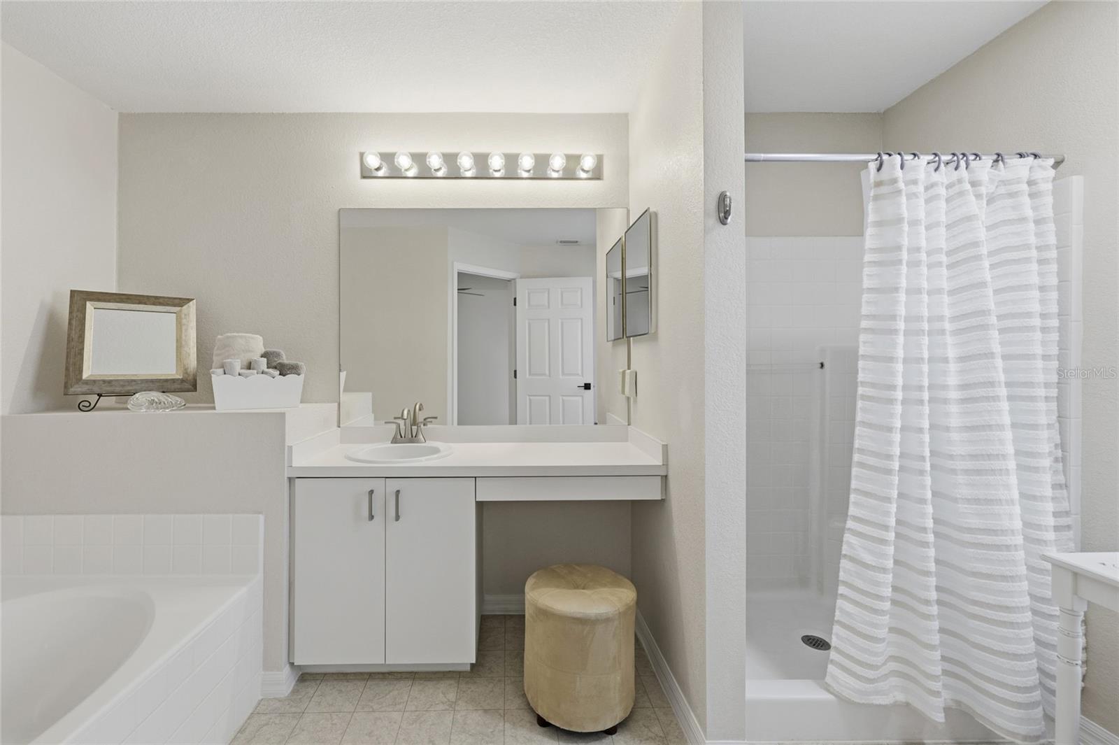 Image 27 of 49 For 4219 Eastlake Court