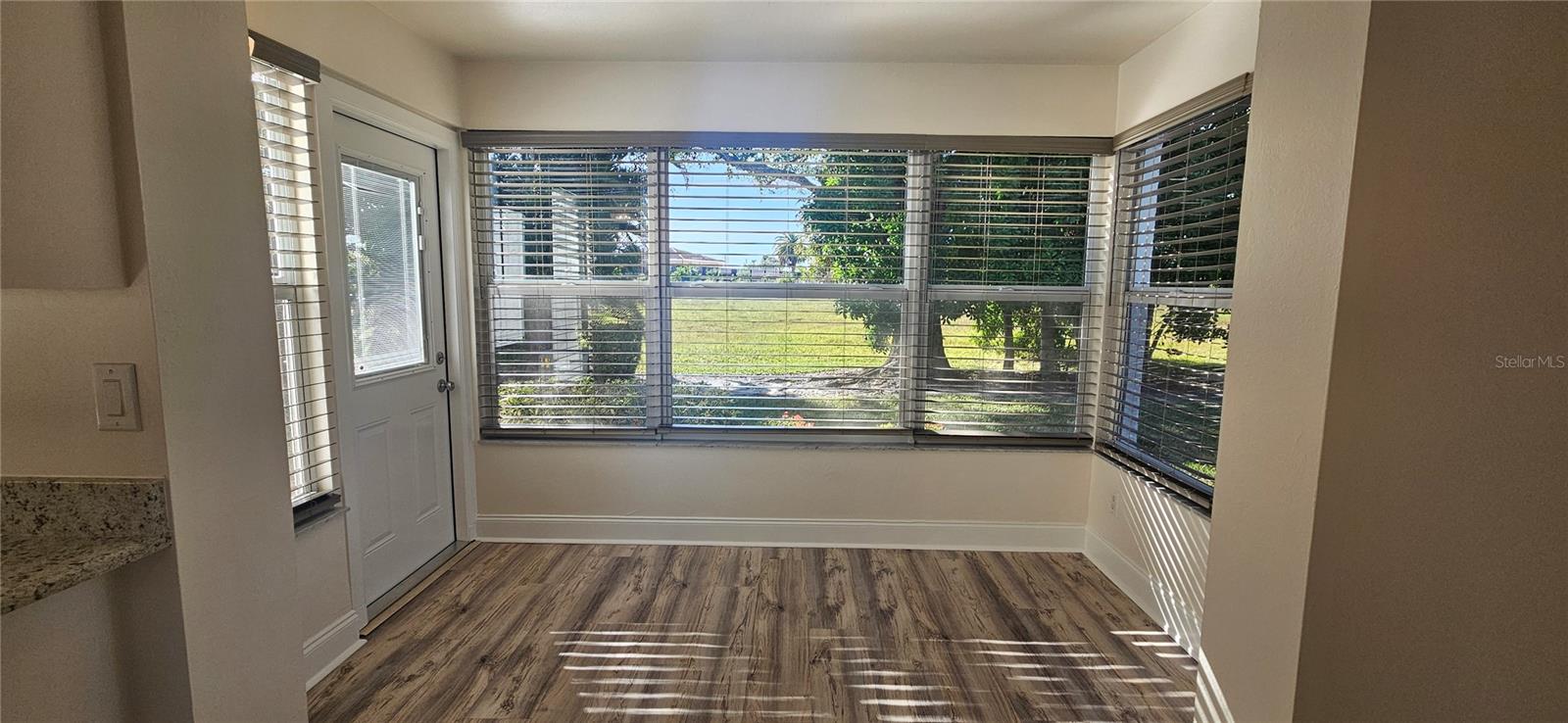 Image 10 of 16 For 1506 Edgewater Circle 2