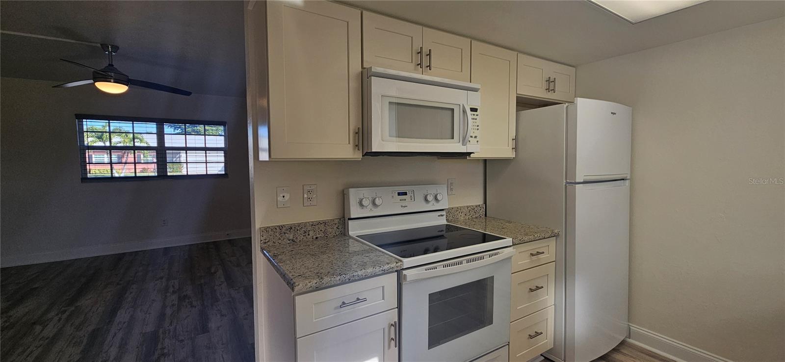 Image 8 of 16 For 1506 Edgewater Circle 2