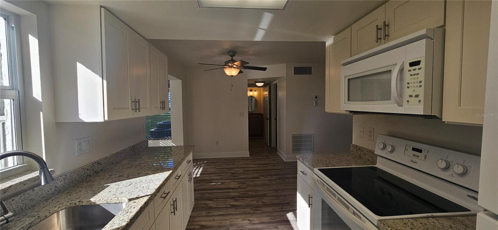 Image 9 of 16 For 1506 Edgewater Circle 2