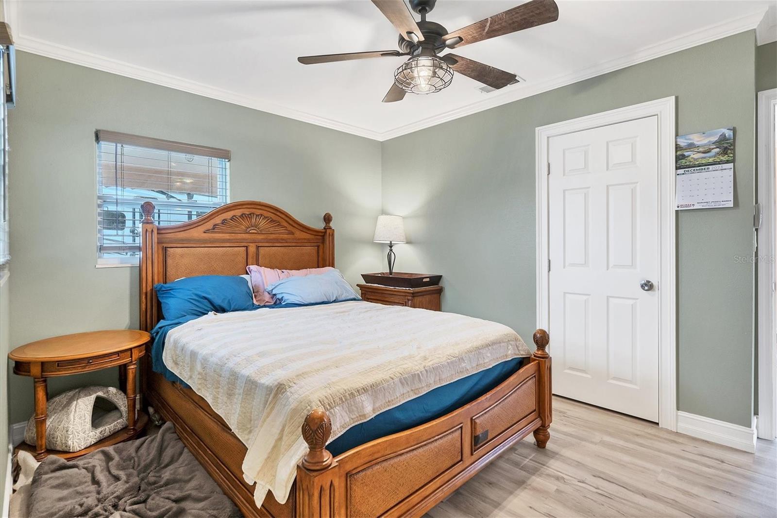 Image 25 of 47 For 9548 Falcon Avenue