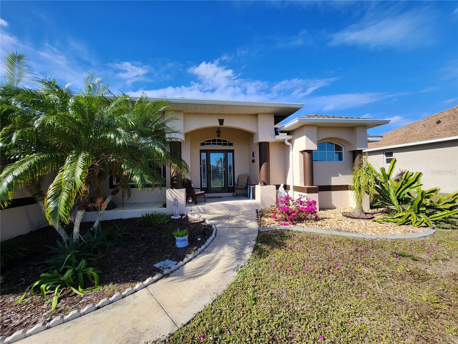 Listing photo id 2 for 193 Pine Valley Lane