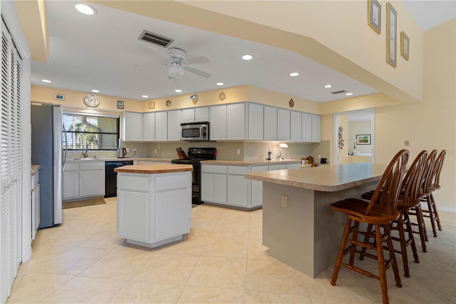 Image 7 of 60 For 262 Lido Drive