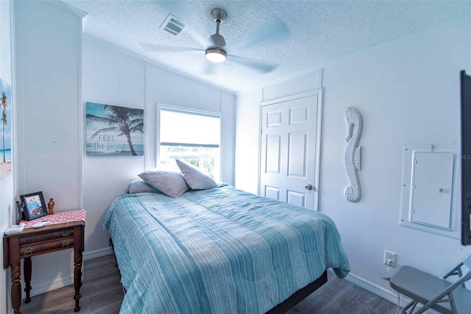 Image 11 of 25 For 8 Holland Drive