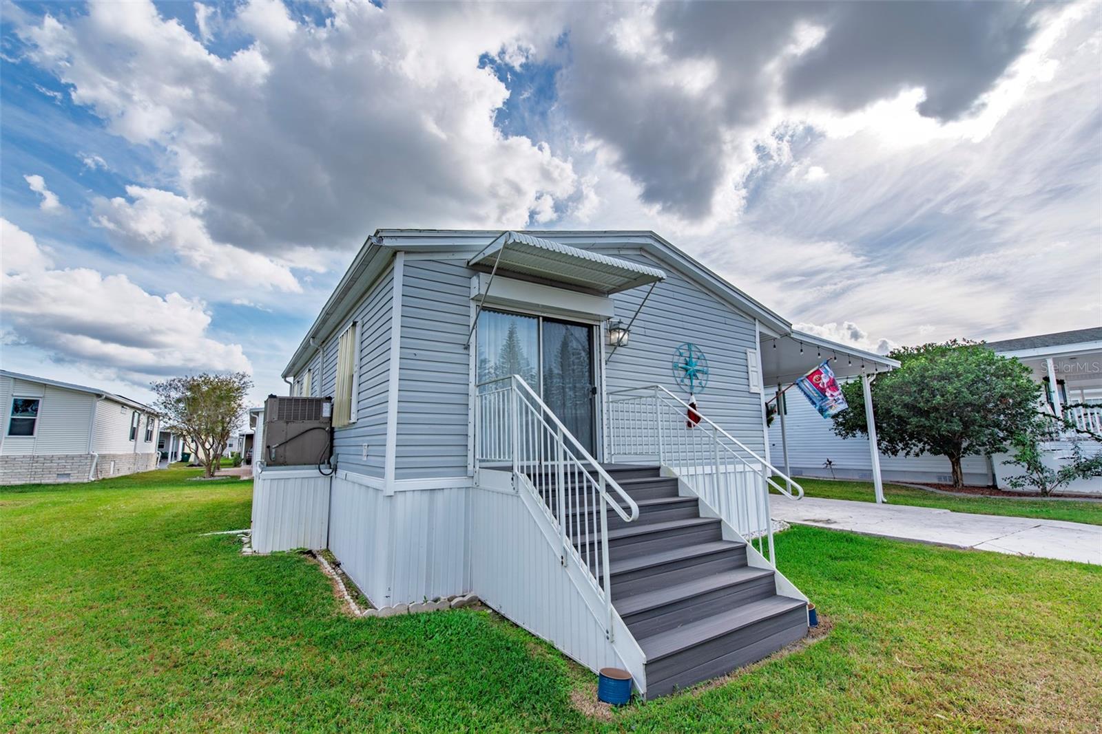 Image 2 of 25 For 8 Holland Drive