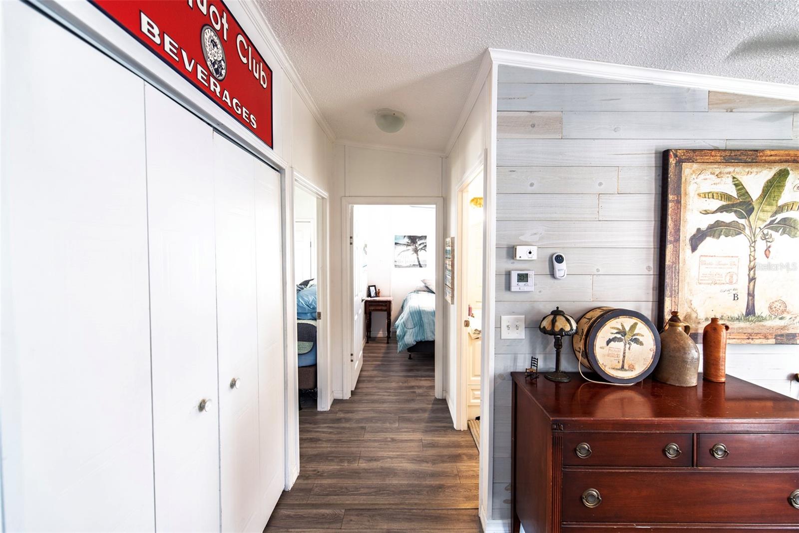 Image 8 of 25 For 8 Holland Drive